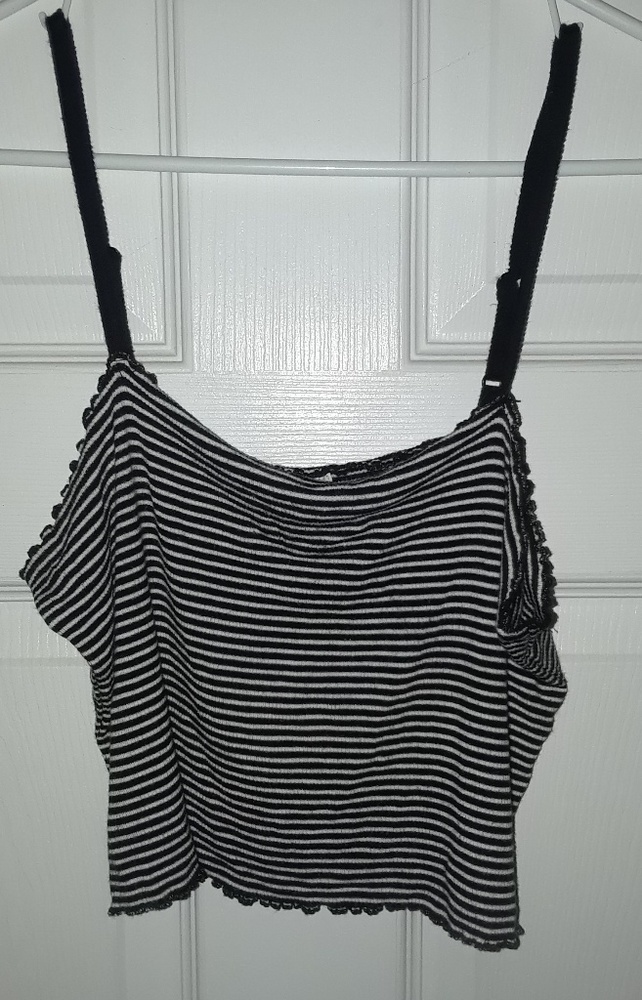 B&W stripes crop top